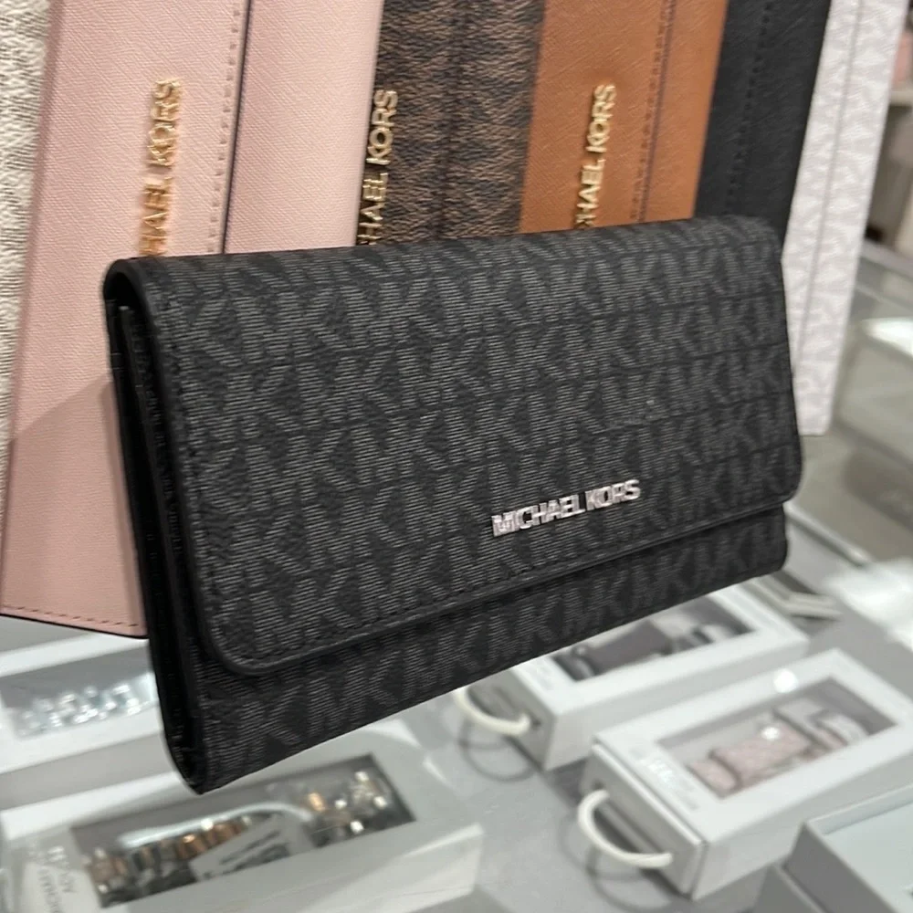 MICHAEL KORS JET SET TRV LARGE TRIFOLD BLACK